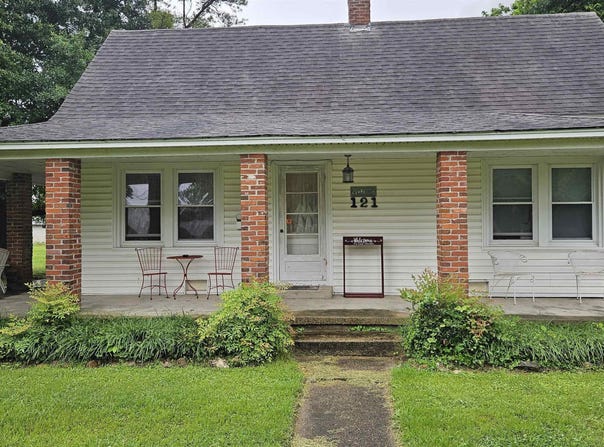 121 W 5th Street, Rector, AR 72461