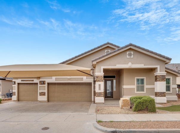 887 Colonial Bluff Street, El Paso, TX 79928