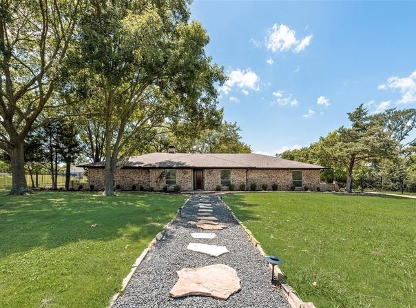 2 Woodmoor Circle, Lucas, TX 75002