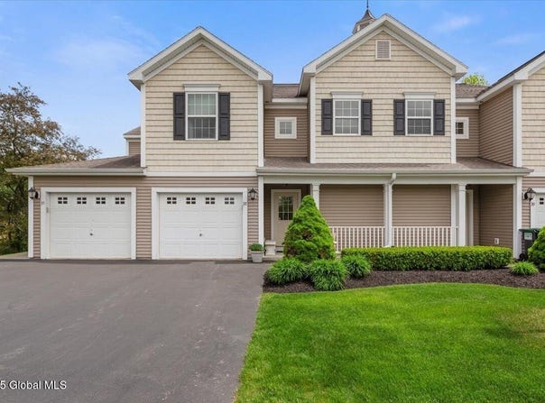 37 Governor Circle, Albany, NY 12208