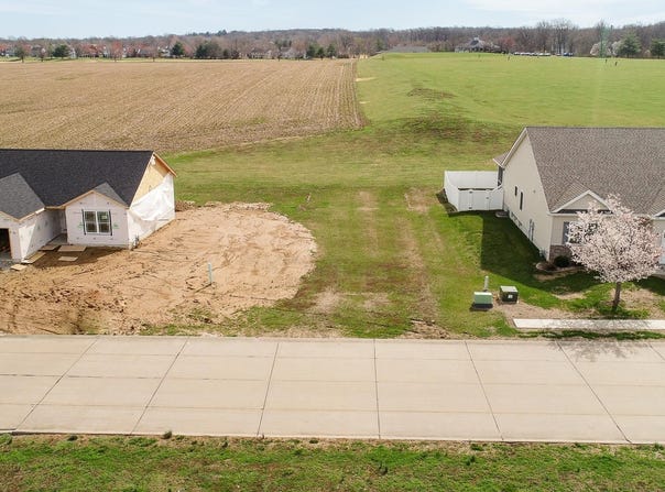 1562 Orchard Lakes Circle, Belleville, IL 62220