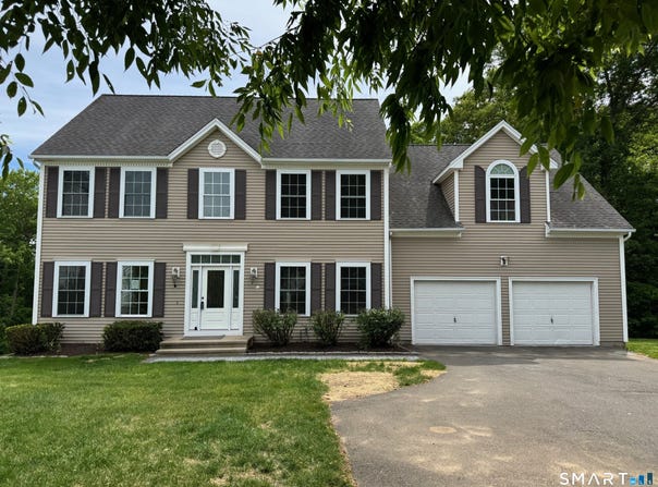 30 Castlewood Drive, Monroe, CT 06468