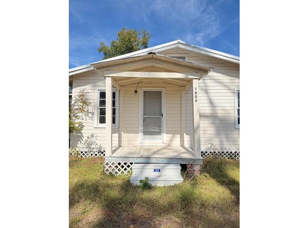 1809 Coffee Rd, Douglas, GA 31535