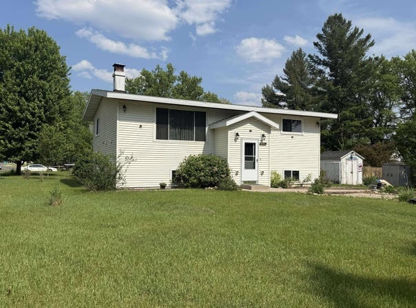 100 Raymond Street, Friendship, WI 53934