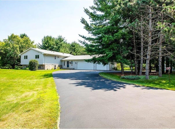 725 Packer Drive, Hudson, WI 54016