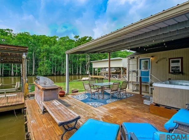 23082 Chene Blanc Ln, Maurepas, LA 70449
