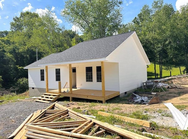 74 GOFF RD, SCARBRO, WV 25855
