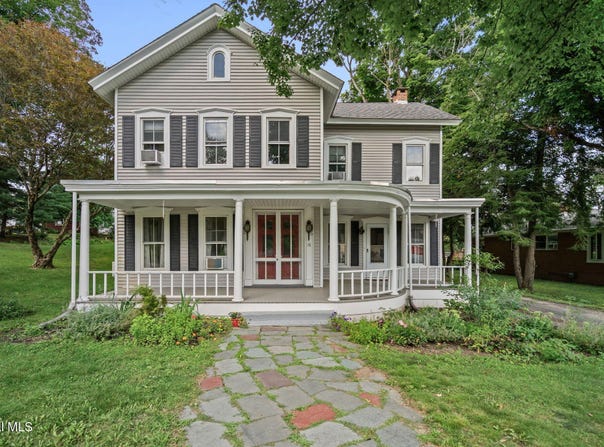 16 Maple Avenue, Troy, NY 12180