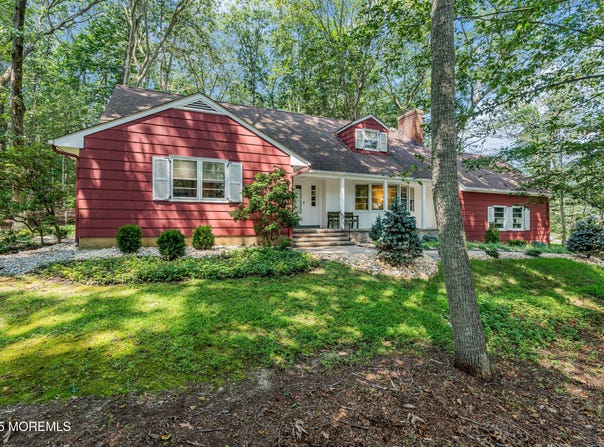 20 Squire Terrace, Colts Neck, NJ 07722