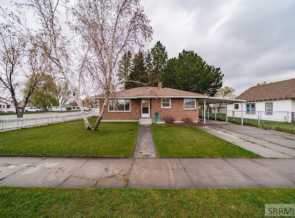 211 E Pine Street, Shelley, ID 83274