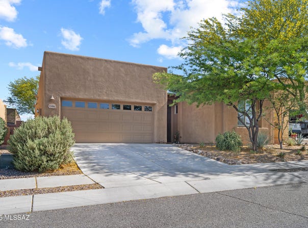 8984 E Wright School Loop, Tucson, AZ 85715