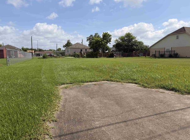 3530 Elinor, Beaumont, TX 77705