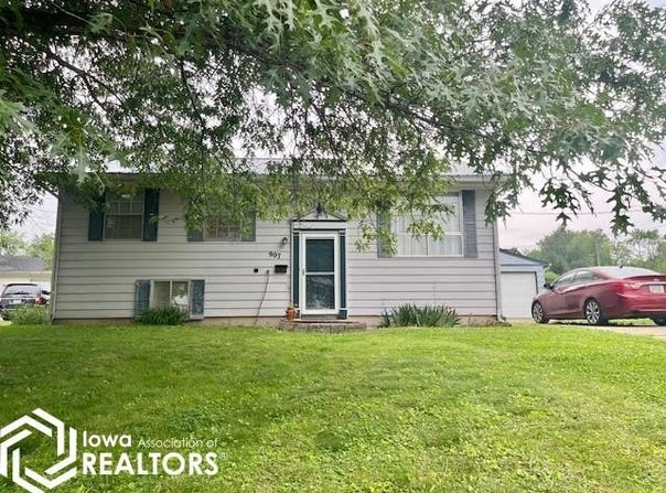 907 N Aldrin Drive, Mount Pleasant, IA 52641