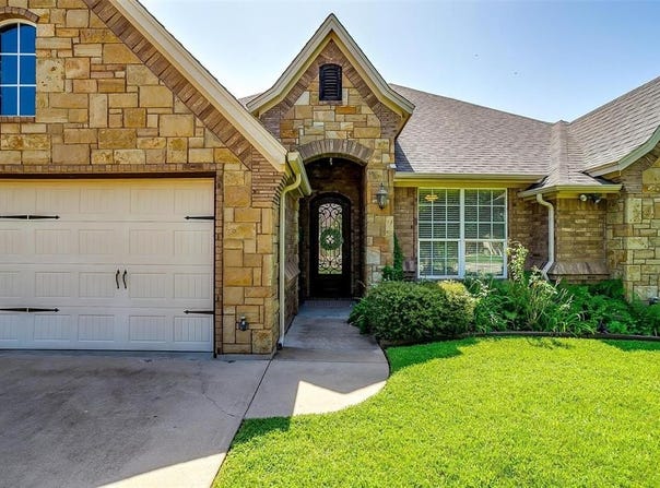 3415 Abes Landing Drive, Granbury, TX 76049