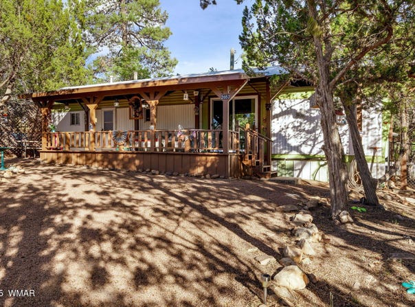 2057 Pinewood Drive, Overgaard, AZ 85933