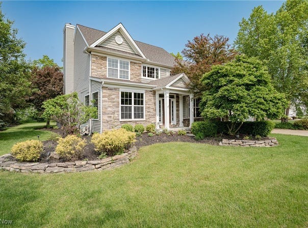 346 Waterside Drive, Avon Lake, OH 44012