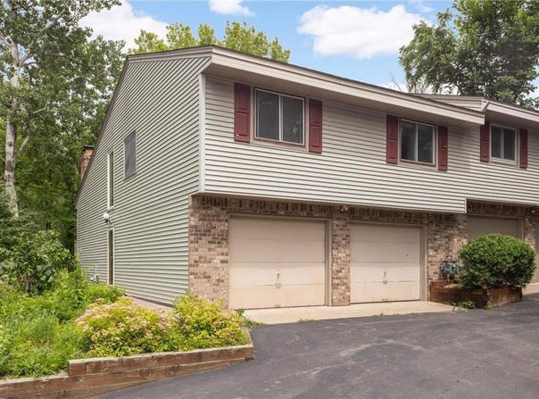 31 Garden Drive, Burnsville, MN 55337