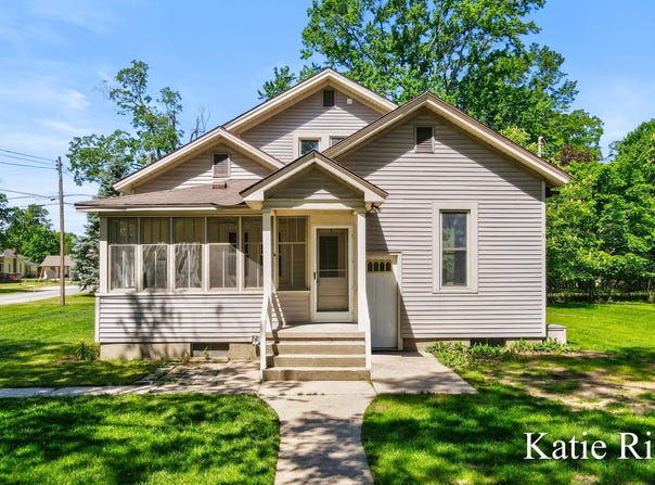 220 E Elliott Street, Whitehall, MI 49461