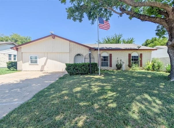1107 Waverly Drive, Arlington, TX 76015