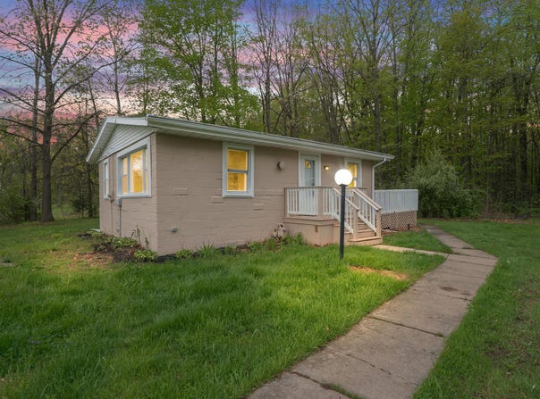 24118 /108 Martinsville Road, Belleville, MI 48111
