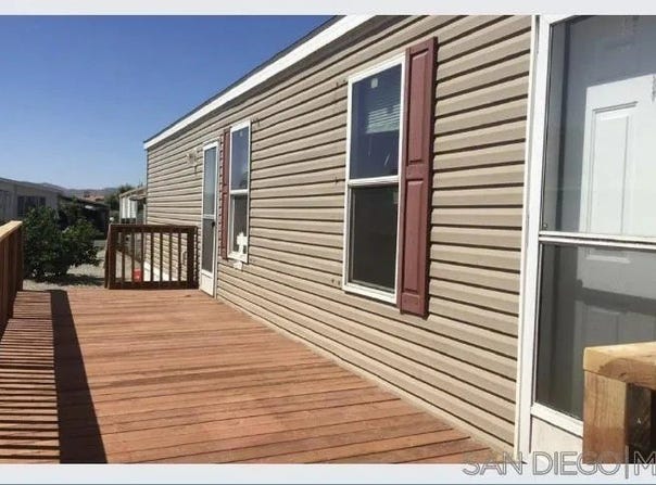 725 W Thornton Ave, Hemet, CA 92543