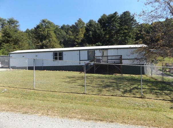 285 Weddle St., Hillsville, VA 24343
