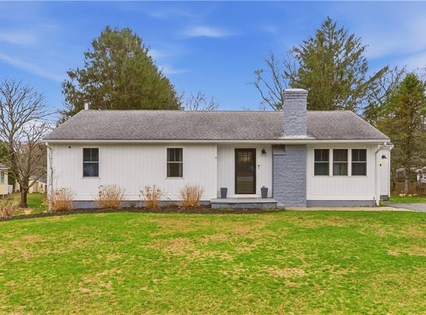 739 East Road, Tiverton, RI 02878