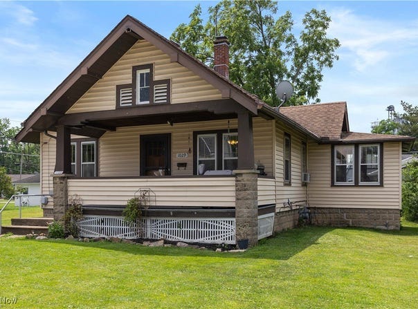 1029 S Main Street, Grafton, OH 44044