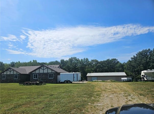 25410 High Drive, Excelsior Springs, MO 64024