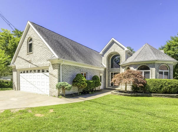 2857 Riverside, Port Huron, MI 48060