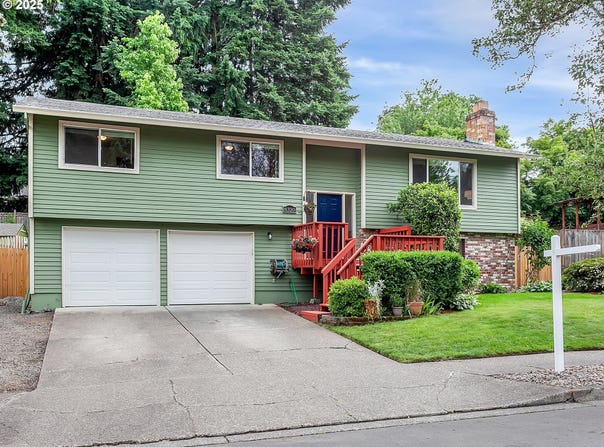 8320 SW CHELAN ST, Tualatin, OR 97062
