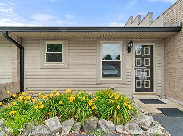 710 Victoria Ct, New Albany, IN 47150
