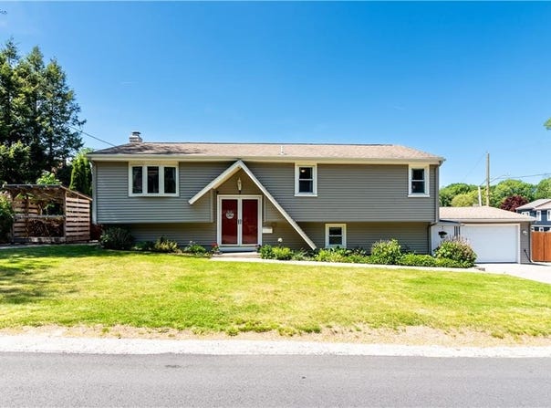 7 Lydia Avenue, North Providence, RI 02904