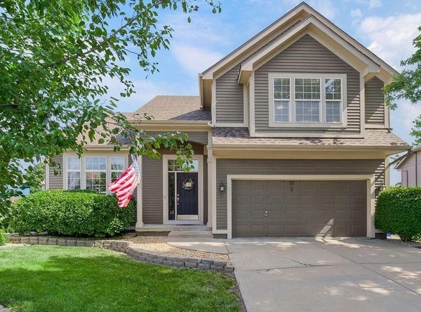 620 E Dogwood Street, Gardner, KS 66030