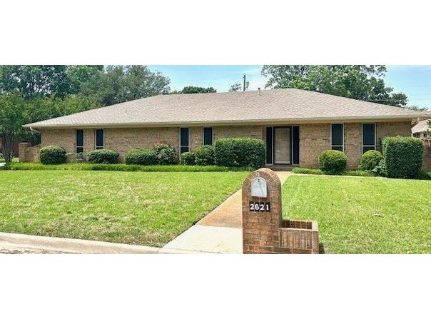2621 Picadilly Lane, Denton, TX 76209