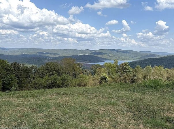 Hickory Street, Mountainburg, AR 72946