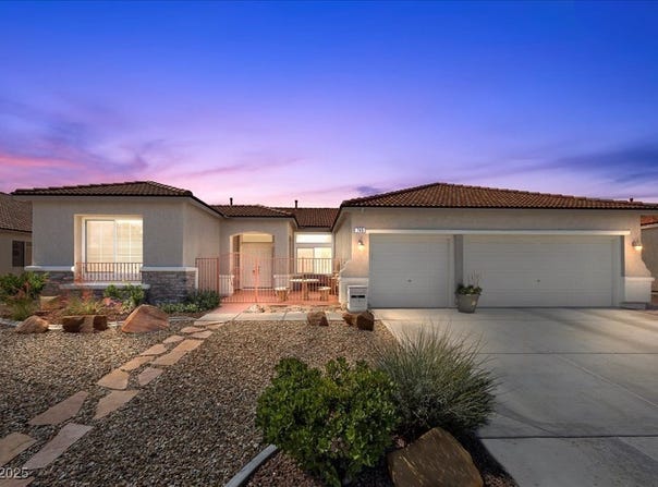 745 Diamond Bend Avenue, Las Vegas, NV 89123