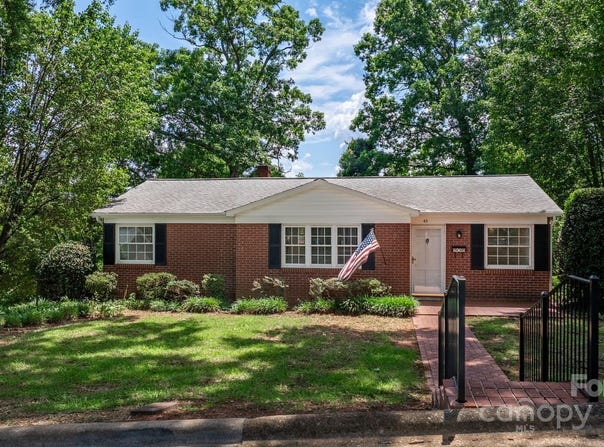 43 Forest Avenue, Granite Falls, NC 28630