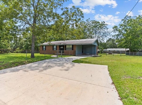 60 CLAIRMONT DR, Cowarts, AL 36321