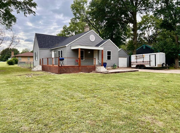 710 S Highland Rd, Coffeyville, KS 67337