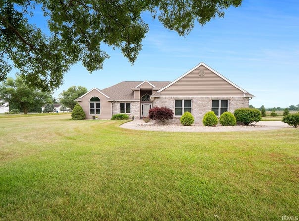 14002 Aboite Road, Roanoke, IN 46783