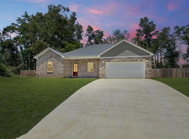 240 E Oxford St., Pontotoc, MS 38863