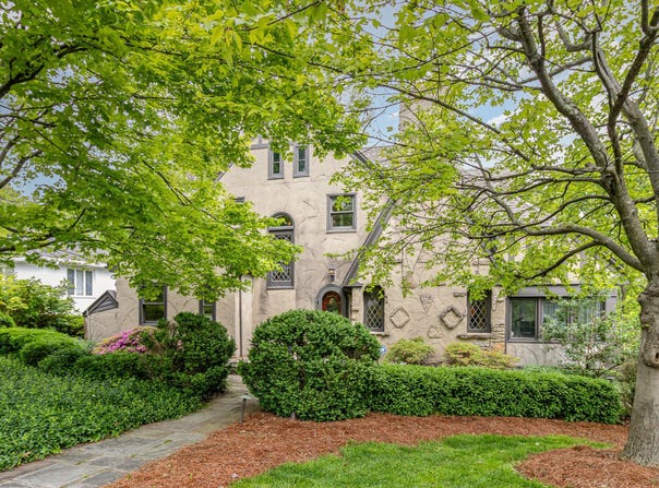 1058 Emerson Road, Park Hills, KY 41011