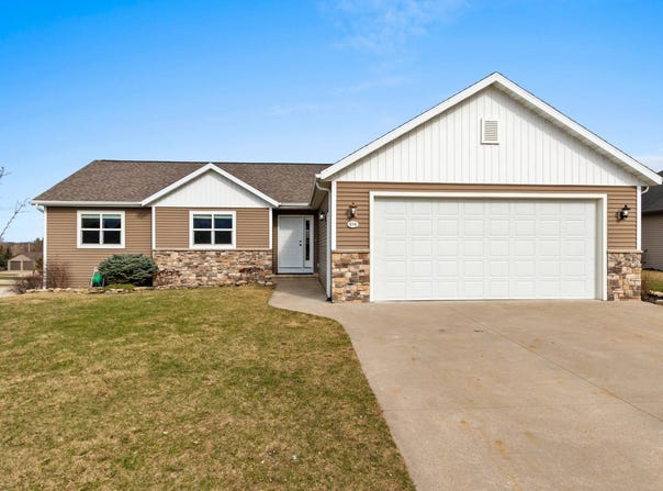 816 S LINCOLN Street, HORTONVILLE, WI 54944