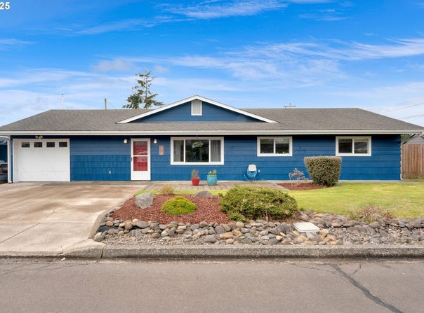 679 KINGWOOD ST, Florence, OR 97439