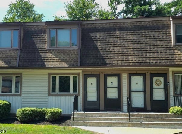 1921a Stonegate Ln, Stanhope Boro, NJ 07874-2778