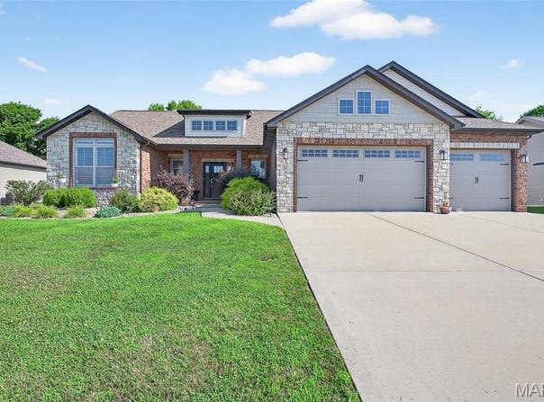 8035 Radcliffe Place, Troy, IL 62294