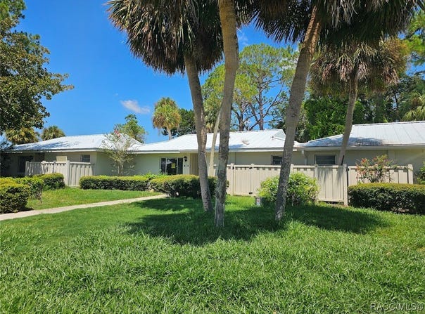11493 W Bayshore Drive, Crystal River, FL 34429