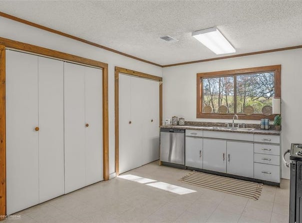 203 Thomas Road, Athens, LA 71003