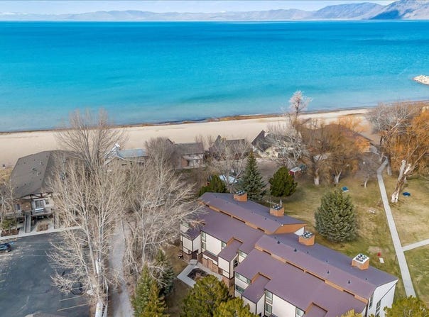 2176 S BEAR, Garden City, UT 84028